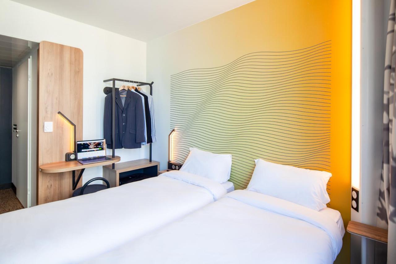B&B Hotel Massy Gare Tgv Exterior photo