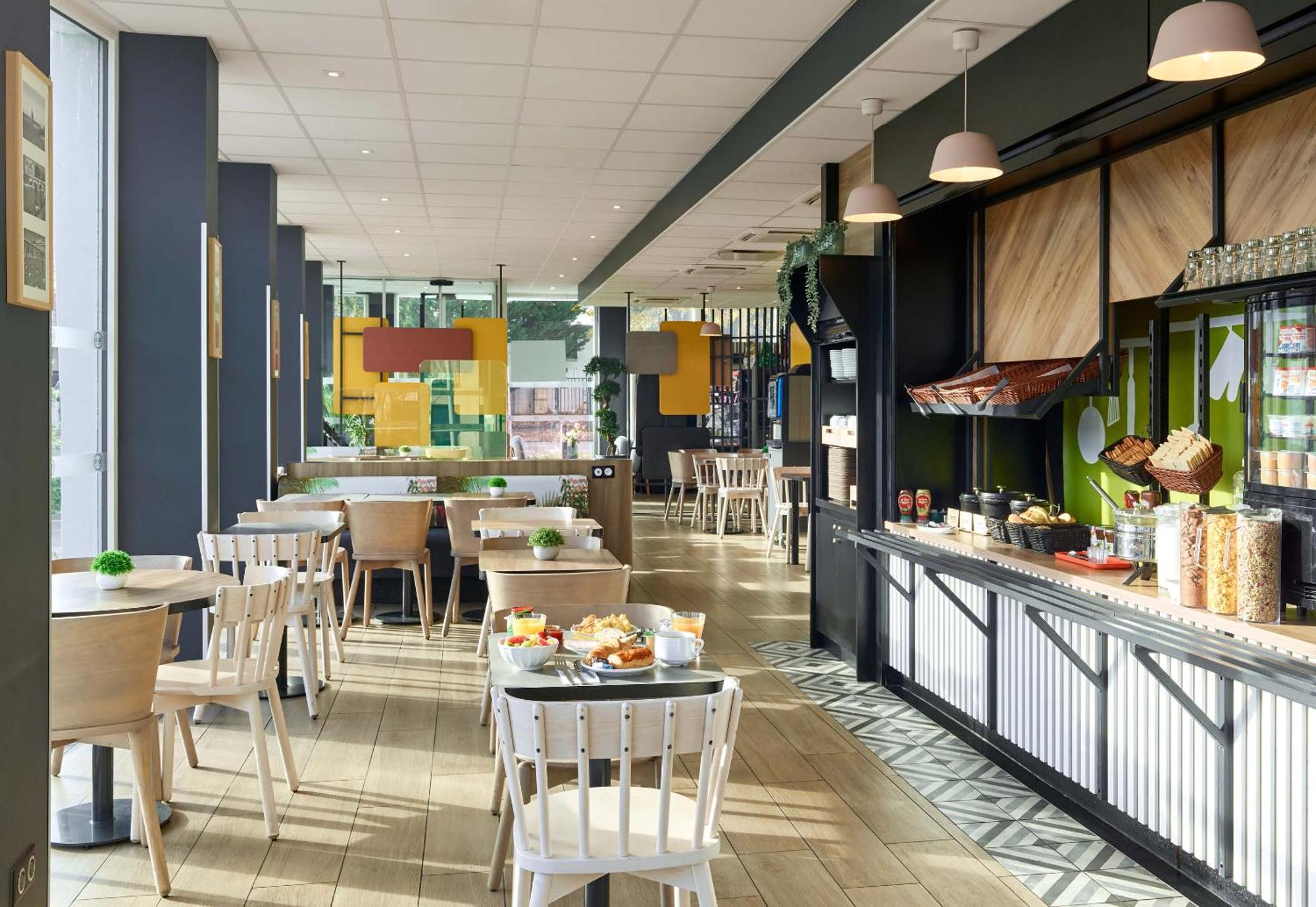 B&B Hotel Massy Gare Tgv Exterior photo