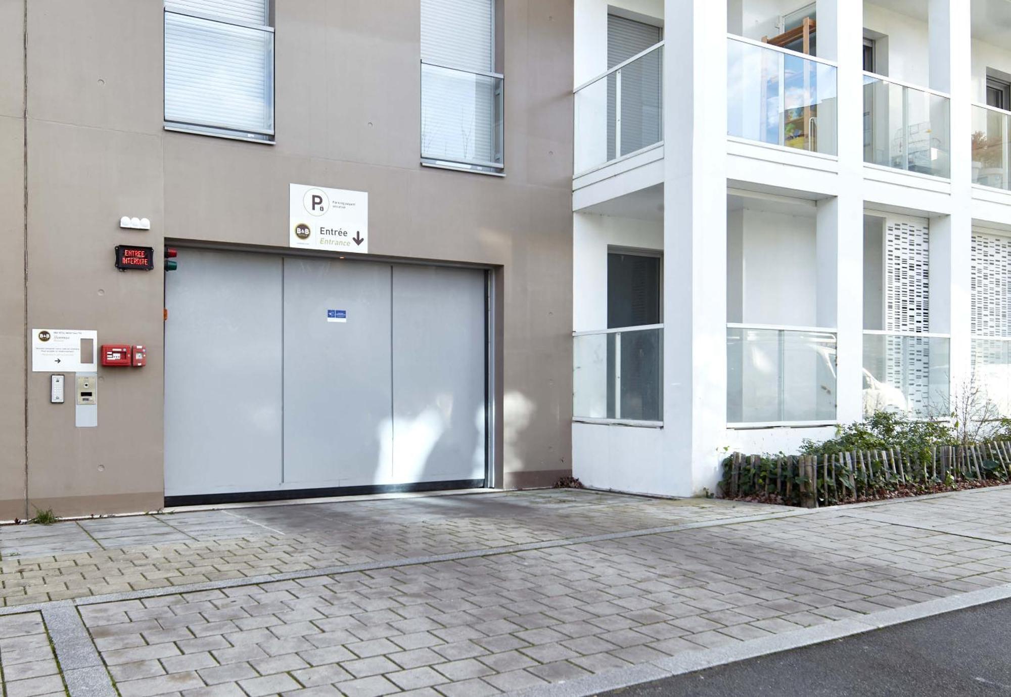 B&B Hotel Massy Gare Tgv Exterior photo